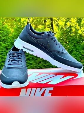 Nike Air Max Thea Leather (Black / White) Casual Sneaker NEW Fits Youth 6 | 6.5